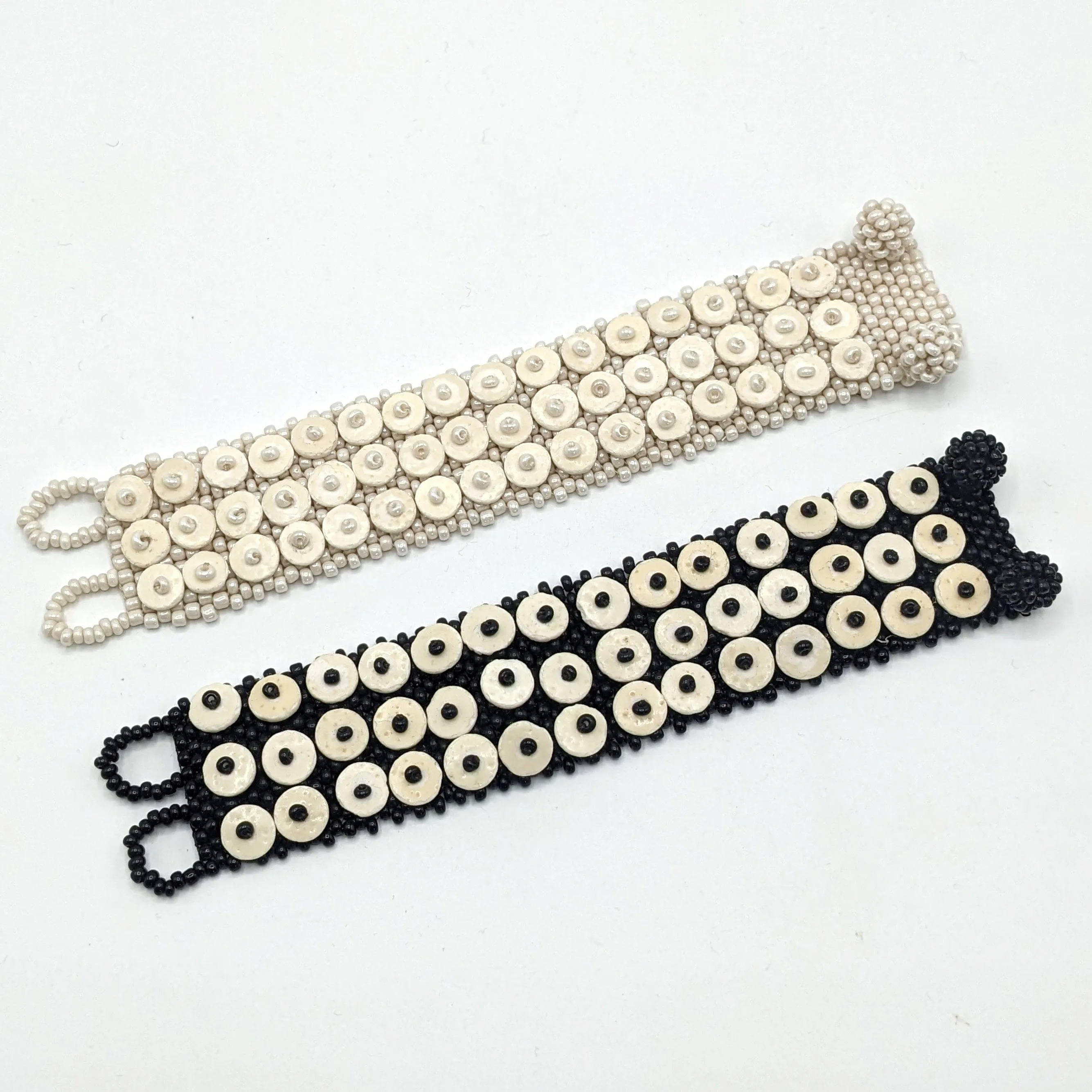 Bracelet élégant en perles durables faites à la main en coquille d'œuf d'autruche