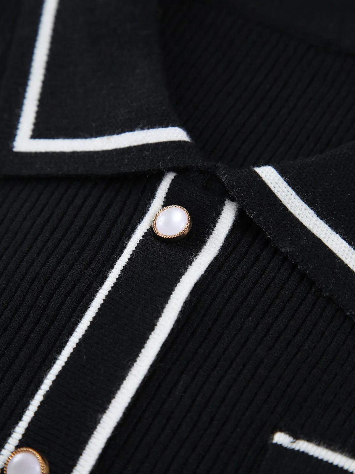 CHICMY- Contrast Trim Polo Sweater