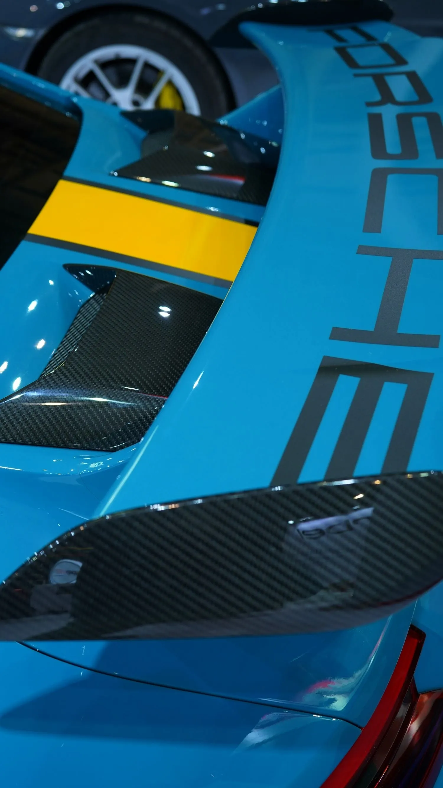 Karbel Carbon Dry Carbon Fiber Rear Engine Cover Trim for Porsche 911 991.2 GT3