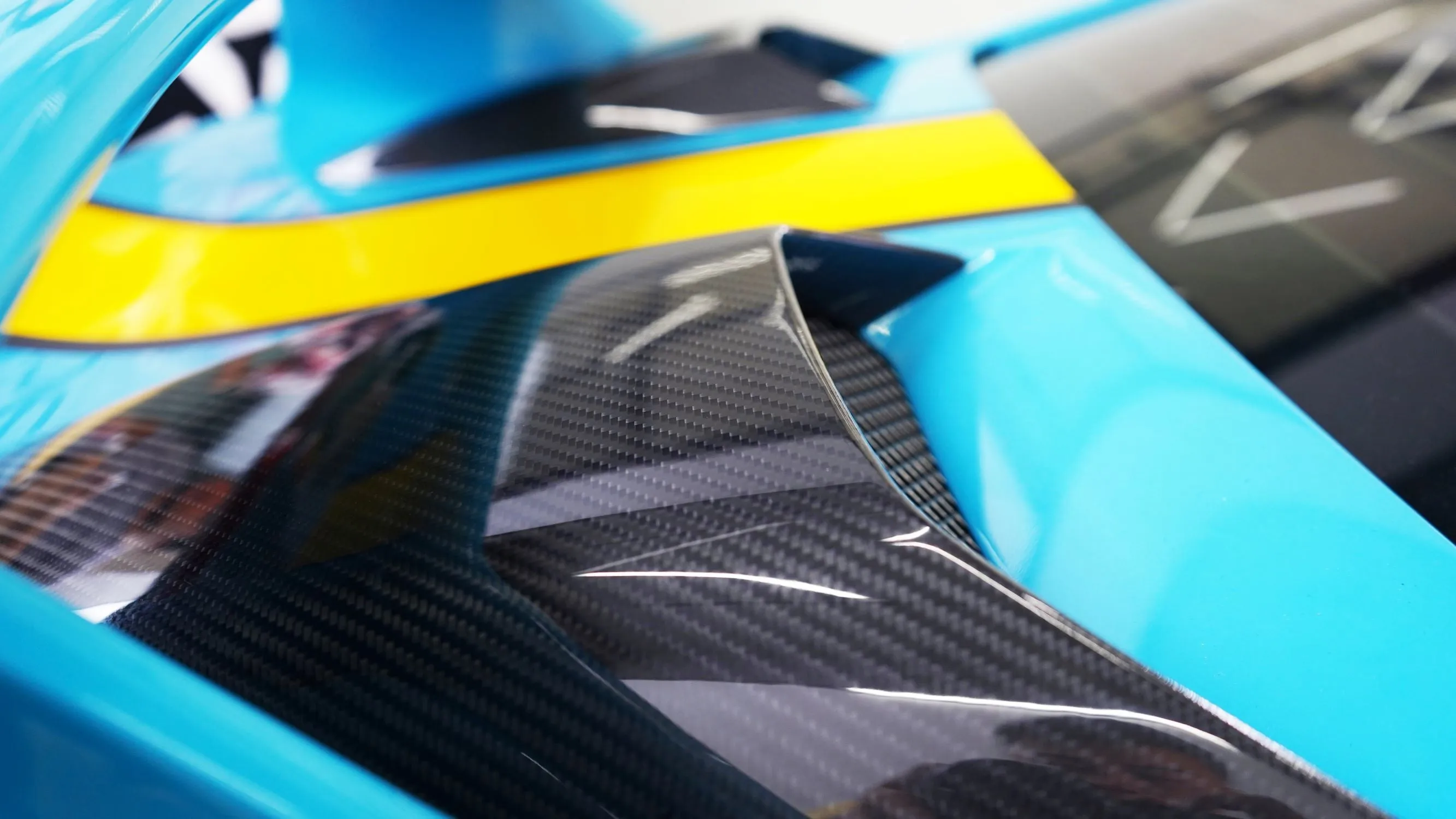 Karbel Carbon Dry Carbon Fiber Rear Engine Cover Trim for Porsche 911 991.2 GT3
