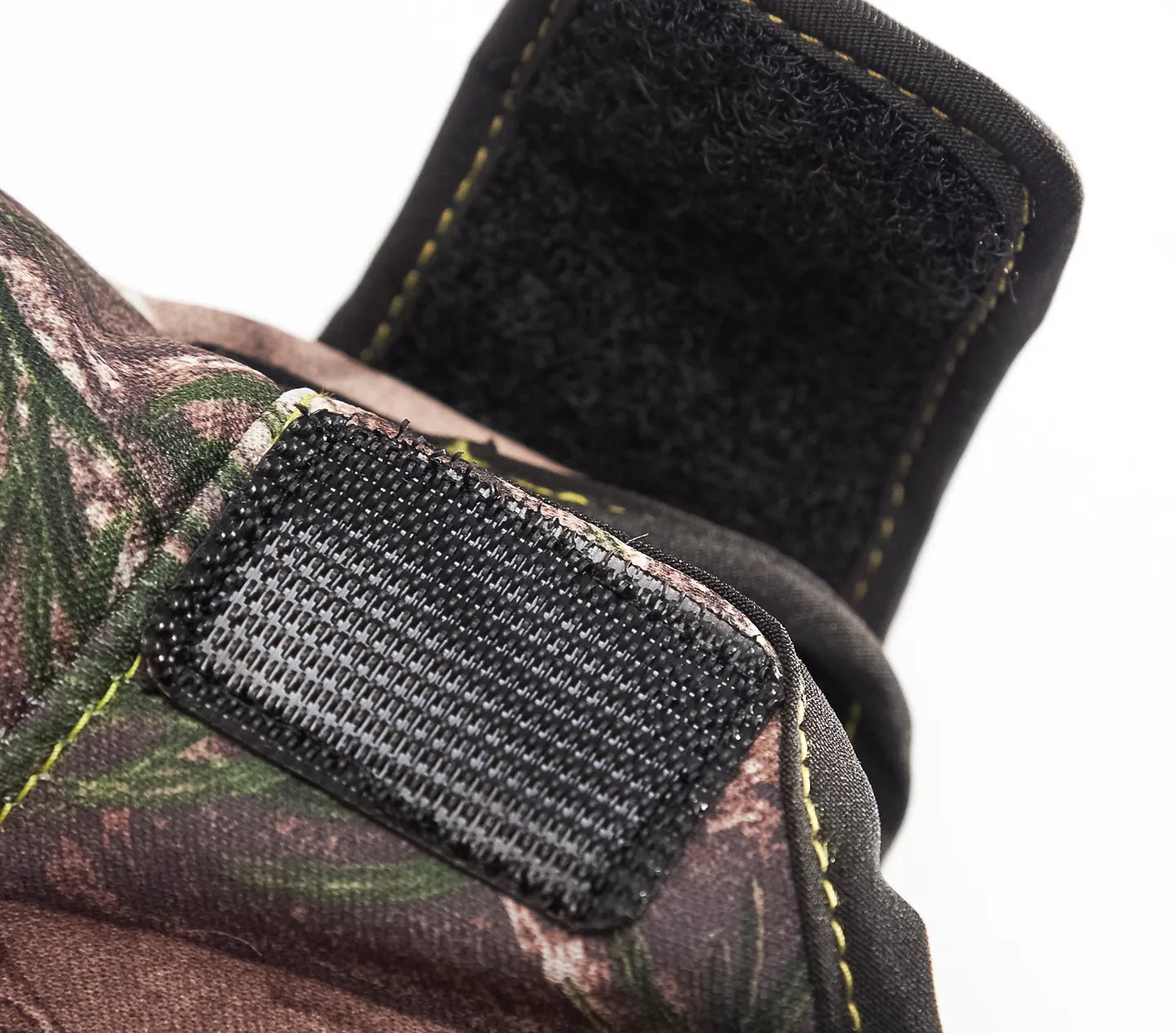 "Deerpocalypse" Gridcore Fleece Glove - Realtree Xtra®