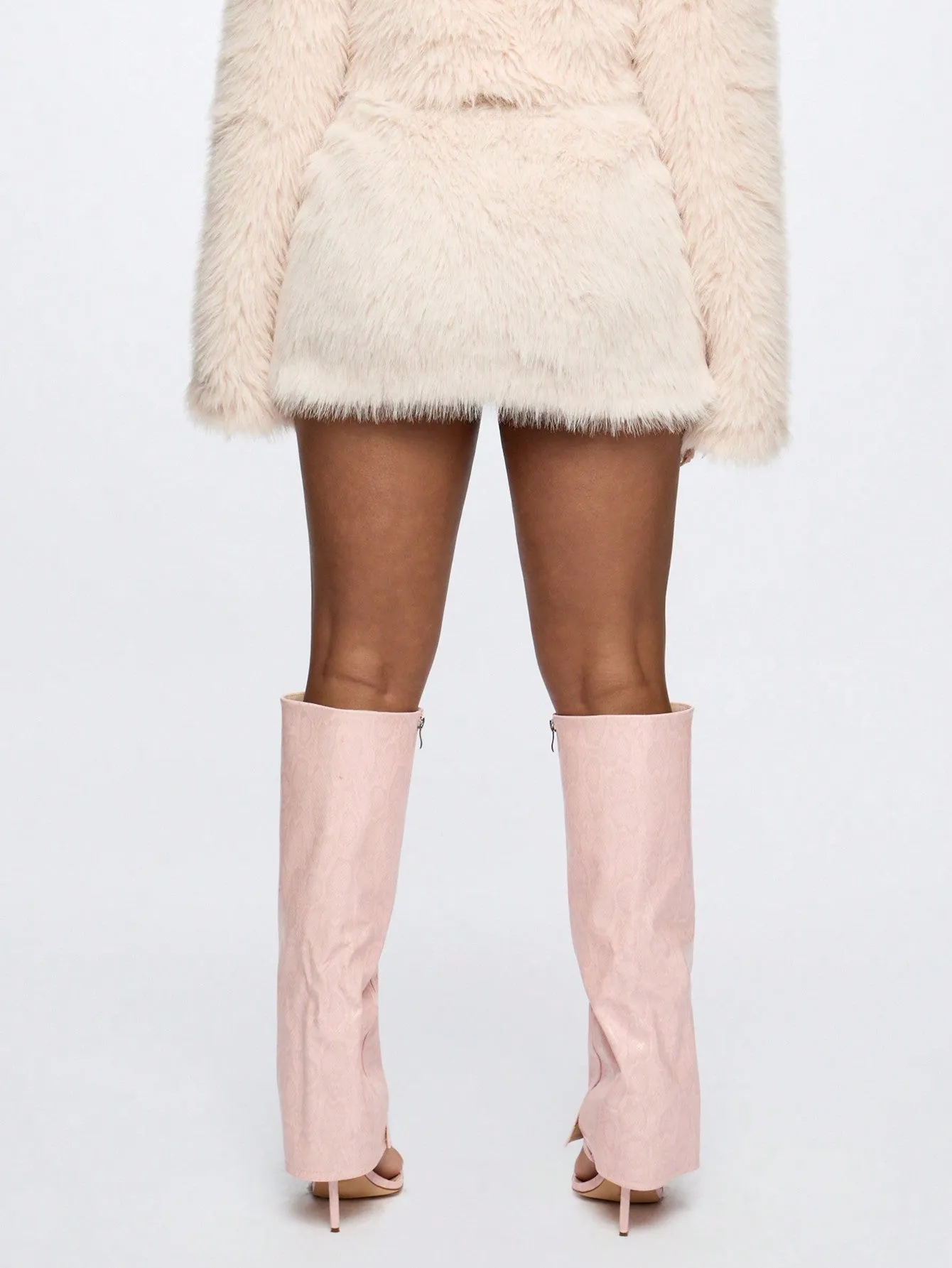 SUMWON WOMEN Fluffy Faux Fur Mini Skirt
